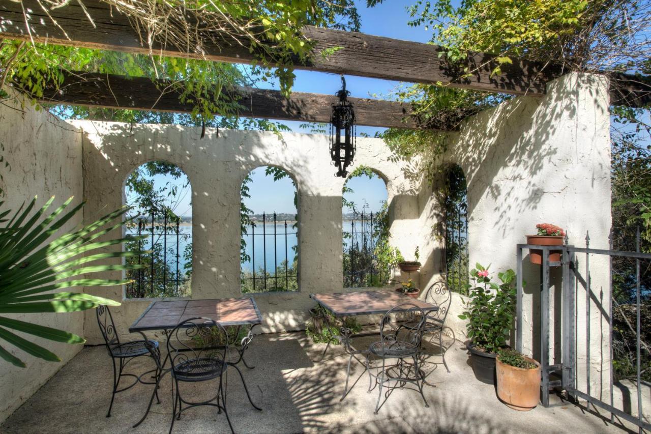 Lakehouse Bed And Breakfast Canyon Lake Exterior photo