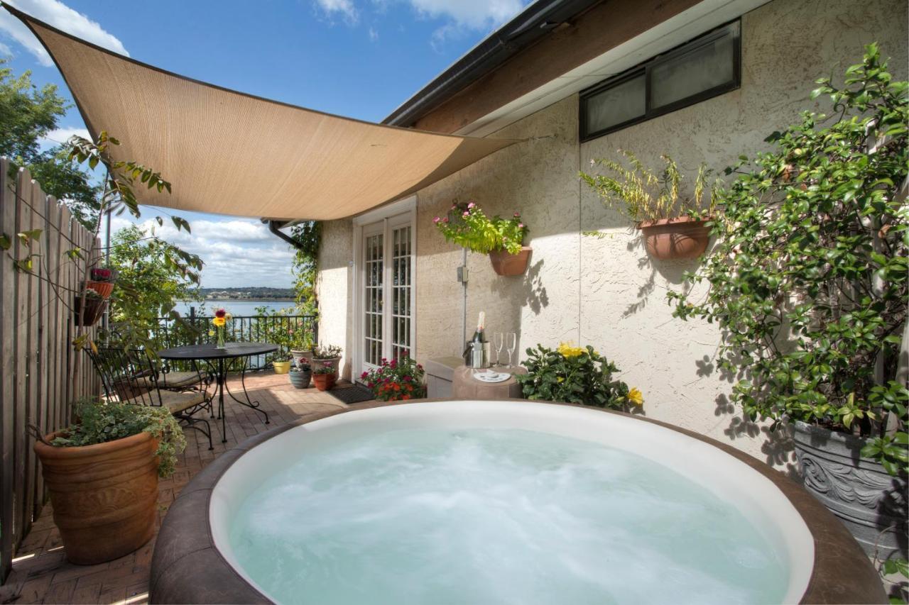 Lakehouse Bed And Breakfast Canyon Lake Exterior photo