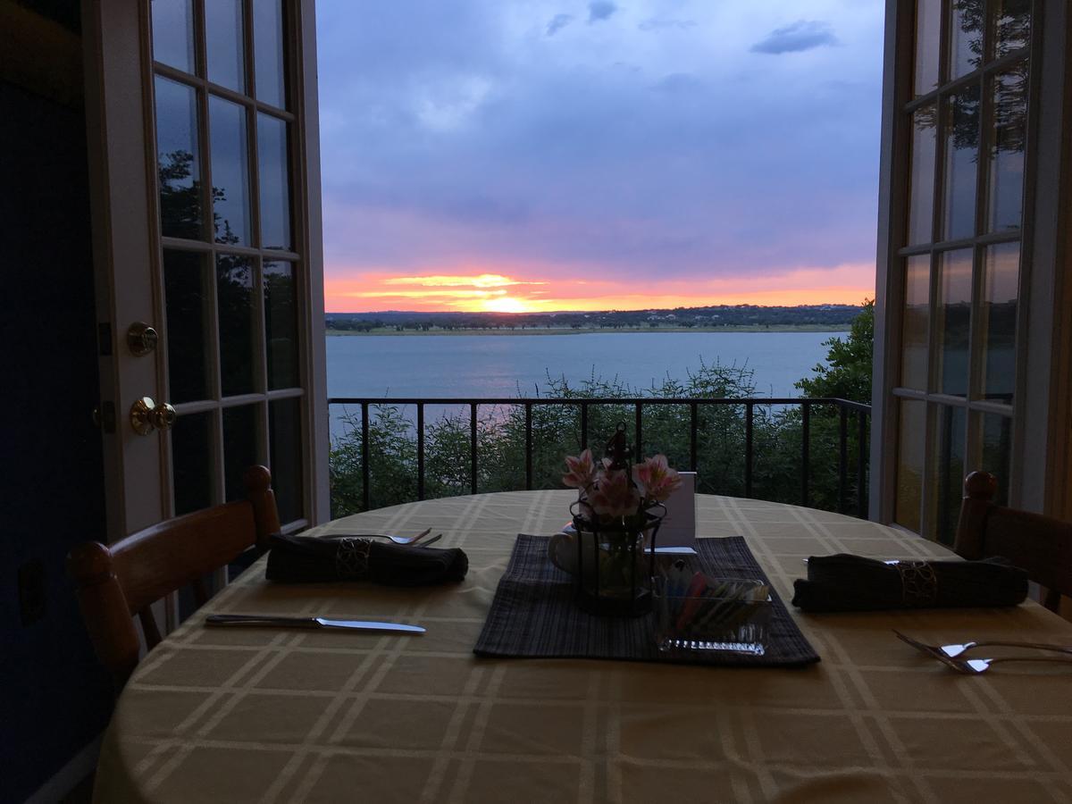 Lakehouse Bed And Breakfast Canyon Lake Exterior photo
