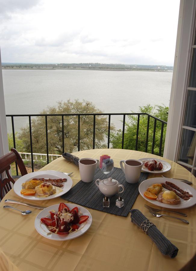 Lakehouse Bed And Breakfast Canyon Lake Exterior photo