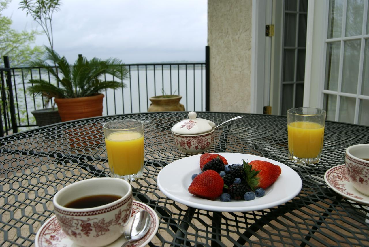 Lakehouse Bed And Breakfast Canyon Lake Exterior photo