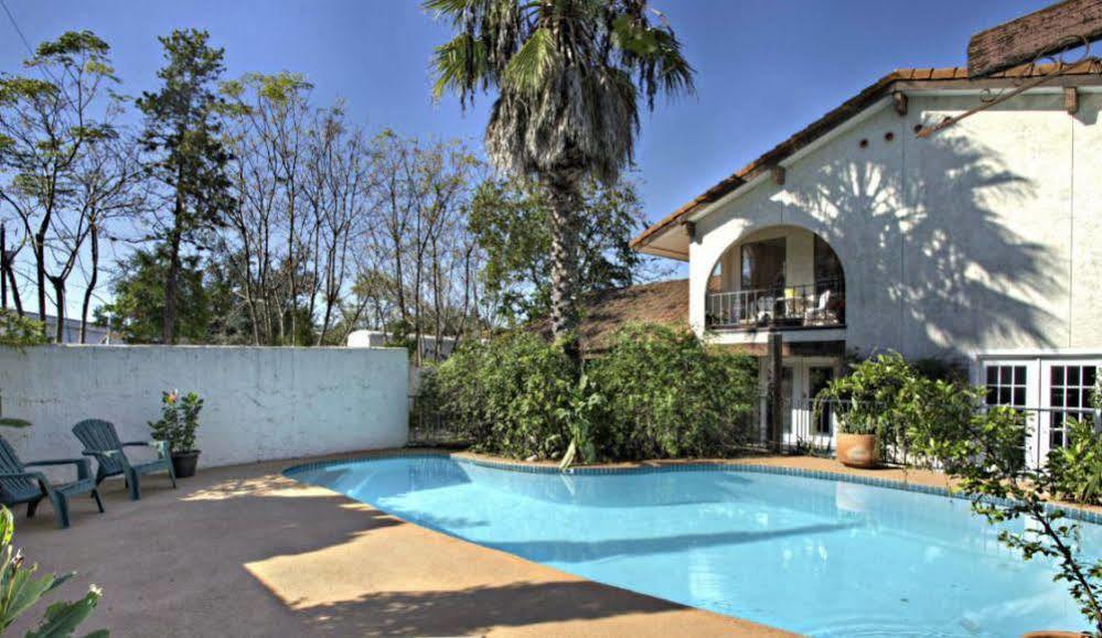 Lakehouse Bed And Breakfast Canyon Lake Exterior photo