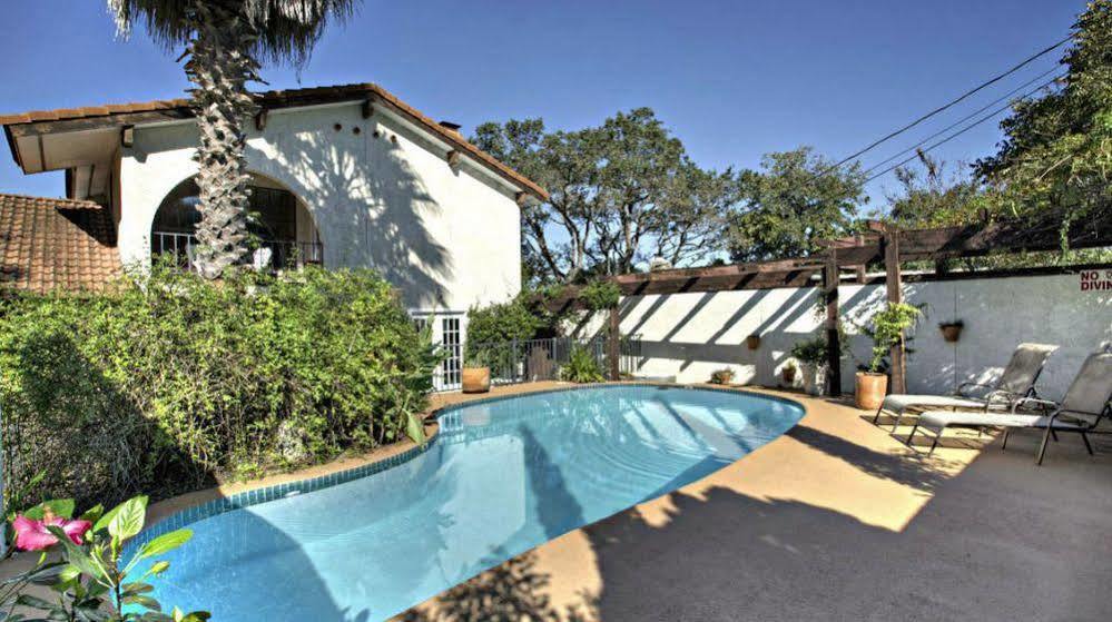 Lakehouse Bed And Breakfast Canyon Lake Exterior photo